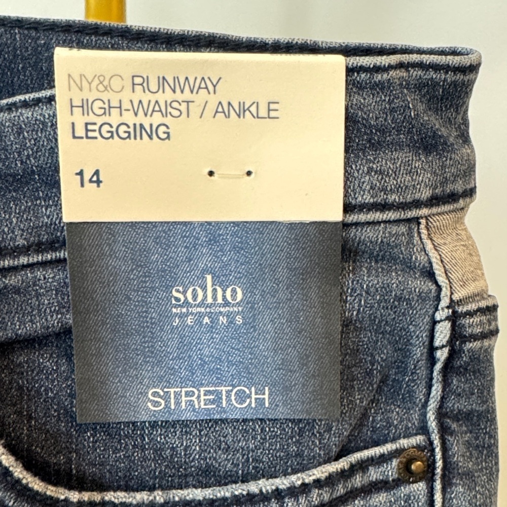 Soho Women's denim two tone ultimate stretch Ankle Jeans NWT 14 - Picture 2 of 14